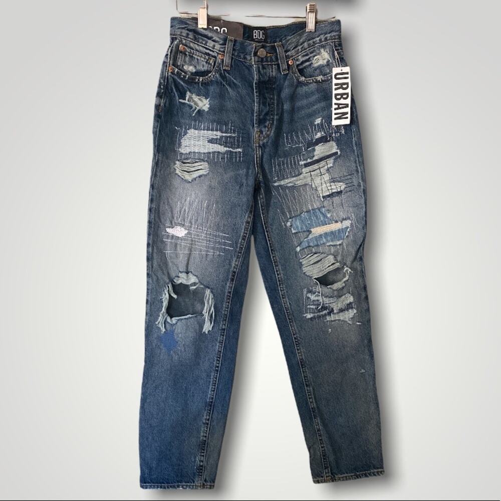 Urban outfitters BDG Distressed jeans NWT size 26 slim straight trashed grunge